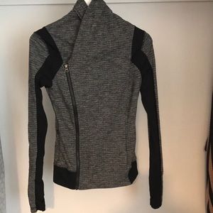 Lululemon jacket size 4